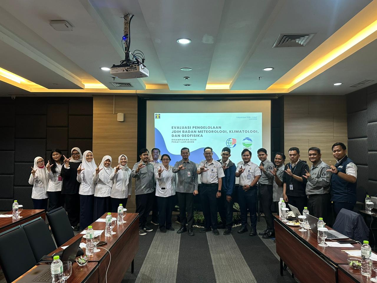 Tim JDIHN Badan Pembinaan Hukum Nasional (BPHN) Memberi Masukan, Saran, dan Pemahaman Kepada Tim JDIH Badan Meteorologi, Klimatologi, dan Geofisika Dalam Rangka Pengelolaan Layanan JDIH Secara Optimal 